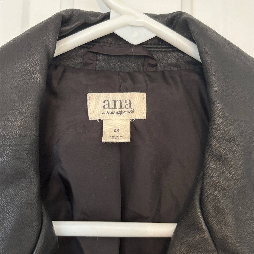 Ana Jacket - Picture 2 of 3